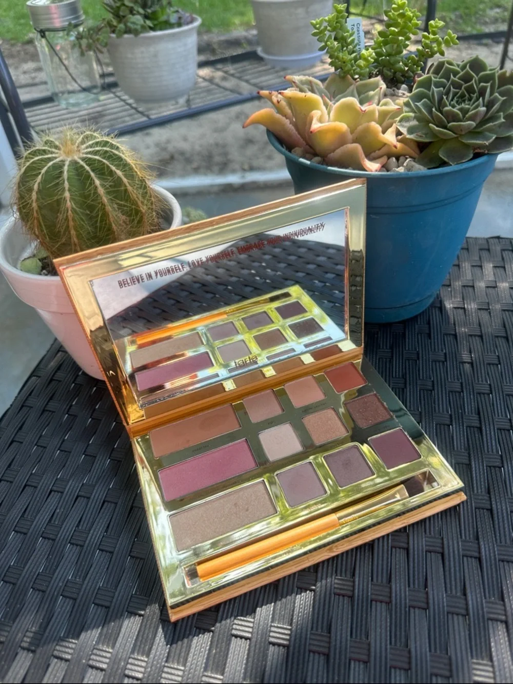 tarte Pink & Neutral Eyeshadow Palette with Gold Trim - Picture 1 of 6